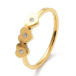 Oro Revestimiento de iones (ip) 304 anillo de dedo en forma de corazón de acero inoxidable con circonita cúbica, dorado, tamaño de EE. UU. 7 (17.3 mm)