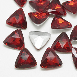 Ligero Siam Señaló hacia cabujones de diamantes de imitación de cristal, espalda plateada, facetados, triángulo, Tailandia ligera, 11x12x4.5 mm