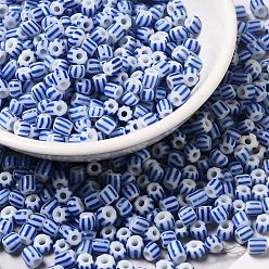Azul 6/0 colores opacos se filtran cuentas de semillas de vidrio, agujero redondo, redondo con estampado de rayas, azul, 3~4.5x3~4.5 mm, agujero: 1.2~1.5 mm, sobre 450 g / bolsa