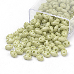 Vert Jaune Perles de rocaille 2 trous, perles de verre tchèques, ovale, vert jaune, 5x3~3.5x2.5~3mm, trou: 0.5 mm, environ 194 / boîte, poids net: 10g / boîte