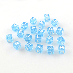 Bleu Ciel Clair Perles européennes acryliques transparentes, lettres mixtes aléatoires, trou horizontal, grandes perles de cube de trous, lumière bleu ciel, 10x10x10mm, Trou: 4mm, environ530 pcs / 500 g