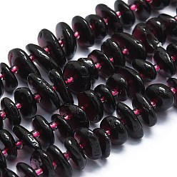 Grenat Brins de perles de grenat rouge naturel, avec des perles de rocaille, plat, 8~12x7~10x2~3mm, Trou: 1mm, Environ 85 pcs/chapelet, 15.55'' (39.5 cm)