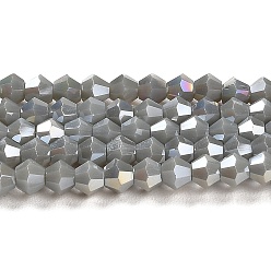 Gris Hebras de cuentas de vidrio electrochapado de color sólido opaco, color de ab chapado, facetados, bicono, gris, 4x4 mm, agujero: 0.8 mm, sobre 87~98 unidades / cadena, 12.76~14.61 pulgada (32.4~37.1 cm)