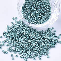 Светлый Морско-зеленый Стеклянные цилиндрические бусины, бисер, металлических цветов, круглое отверстие, светло-зеленый, 1.5~2x1~2 мм, отверстие : 0.8 мм, около 8000 шт / упаковка, о 85~95 г / мешок