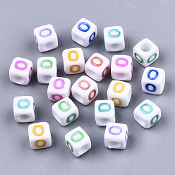 Letter O Perles acryliques blanches opaques, avec l'émail, trou horizontal, cube avec lettre de couleur mixte, letter.o, 6x6x6mm, Trou: 3mm, environ2900 pcs / 500 g