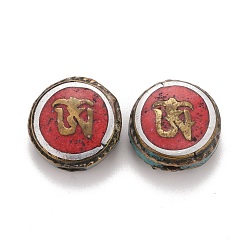 Rouge Perles en laiton de style tibétain faites à la main, avec turquoise synthétique, plat rond, rouge, 15.5x8mm, Trou: 1.8mm