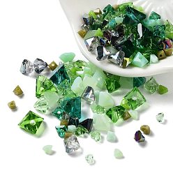 Verde Lima Cuentas de vidrio opacas y transparentes, pepitas de facetas, verde lima, 2~5x2.5~8x3~5 mm, agujero: 1~1.4 mm, sobre 10 g / bolsa