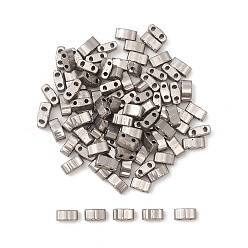 Gunmetal Plaqué Perles de rocaille en verre de couleurs métalliques, 2-trou, rectangle, plaqué gris anthracite, 4.5~5.5x2x2~2.5mm, Trou: 0.5~0.8mm