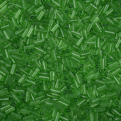 Vert Mer Perles de bugle de verre transparent, trou rond, vert de mer, 3~8x2mm, Trou: 0.7mm, environ 450 g / livre