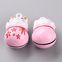 Pink Cuisson pendentifs de cloche en laiton peint, Maneki neko / chat faisant signe, rose, 26.5x17x16mm, Trou: 2mm