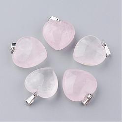 Quartz Rose Naturel a augmenté pendentifs en quartz, avec les accessoires en alliage de tonalité de platine, cœur, 22~23x20~21x9~10mm, Trou: 2.5x5.5mm