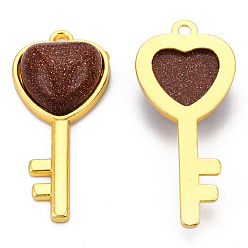 Goldsand Colgantes sintéticos goldstone, con fornituras claros en latón dorado, llave con colgante de corazón, 38x17x6.5~7 mm, agujero: 1.8 mm