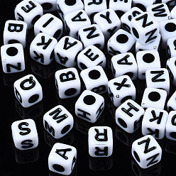 Letter Perles acryliques opaques, cube avec alphabet, lettres mixtes aléatoires, 5x5x5mm, Trou: 2mm, environ5050 pcs / 500 g
