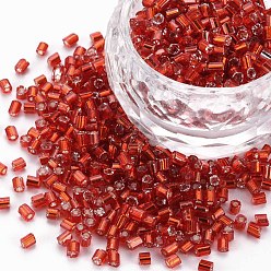 Brique Rouge 8/0 perles de bugle de verre, Argenté, firebrick, 2.5~3x2.5mm, Trou: 1mm, environ 15000 pcs / livre