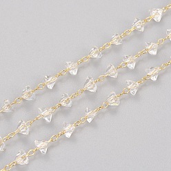 Clair Main chaînes de perles de verre, avec les accessoires en laiton de tonalité d'or, soudé, plaqué longue durée, triangle, facette, clair, 3.5~4x4~4.5x3mm, environ 32.8 pieds (10 m)/rouleau
