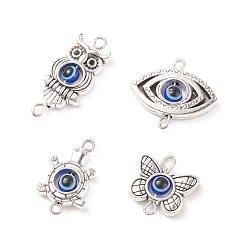 Plata Antigua Encantos de conector de aleación de estilo tibetano, con perlas de resina de mal de ojo azul real, Búho y mariposa y ojo y tortuga, plata antigua, 16~26x11.5~21x4 mm, agujero: 1.5~2.1 mm