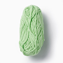 Vert Pâle 3-ply polyester fil lumineux, lueur dans le fil noir, pour le tricot et le crochet, vert pale, 1/8 pouces (3 mm), environ 27.34 yards (25m)/paquet