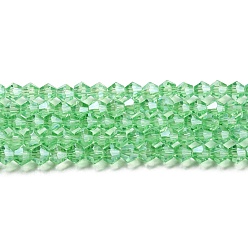 Verde Claro Transparentes cuentas de vidrio electroplate hebras, lustre de la perla chapado, facetados, bicono, verde claro, 4x4 mm, agujero: 0.8 mm, sobre 87~98 unidades / cadena, 12.76~14.61 pulgada (32.4~37.1 cm)
