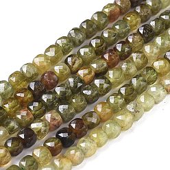 Grenat Naturelles grenat vert brins de perles, perles d'andradite, cube, facette, 4~5x4~5x4~5mm, Trou: 1mm, Environ 89 pcs/chapelet, 15.55 pouce (39.5 cm)