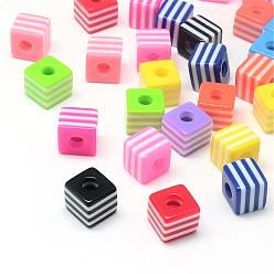 Color mezclado Cuentas de resina de franjas opacas, cubo, color mezclado, 10x10x9 mm, agujero: 4 mm