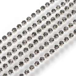 Diamant Noir Chaînes de strass en laiton , chaîne de tasse de rhinestone, 2880 pcs strass / bundle, Grade a, couleur argent plaqué, diamant noir, 2mm, environ 28.87 pieds (8.8 m)/paquet