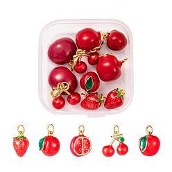 Roja 10 piezas 5 encantos de esmalte de latón con tema de fruta roja estilo, real 18 k chapado en oro, granada y manzana y fresa y litchi y cereza, larga duración plateado, rojo, 11~13.3x7.5~13.3x5.5~9.6 mm, agujero: 2.4~2.8 mm, 2 piezas / estilo