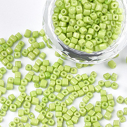Jaune Vert Perles de verre de peinture de cuisson, cube, jaune vert, 3~6x2~2.5x2~2.5mm, trou: 1 mm, environ 15000 PCs / sachet 