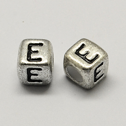 Letter E Antique argent plaqué grand trou acrylique lettre européenne perles, trou horizontal, cube avec letter.e, 6x6x6mm, Trou: 4mm, environ2950 pcs / 500 g