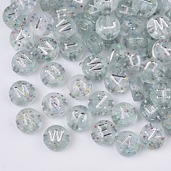 Plaqué Argent Placage perles acryliques transparents, avec de la poudre de paillettes, métal enlacée, trou horizontal, plat rond avec la lettre, Plaqué Argent, 7x4mm, Trou: 1.5mm, environ3540 pcs / 500 g