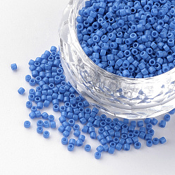 Azul Royal Cuentas de semillas de cilindro de pintura para hornear, tamaño uniforme, estilo mate, azul real, 1~1.5x1.5~2 mm, agujero: 0.5 mm, sobre 50 g / bolsa, sobre 5000 unidades / bolsa
