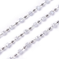 Gris Clair Main chaînes de perles de verre, soudé, avec les accessoires en laiton, avec bobine, plaqué longue durée, Platine plaqué, cube, gainsboro, 2.3~2.8x2.3~2.8x2.3~2.8mm, 2mm, environ 32.8 pieds (10 m)/rouleau