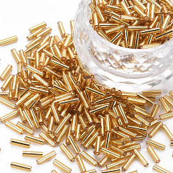 Verge D'or Perles de bugle de verre plaqué, couleurs métalliques, verge d'or, 6x2mm, Trou: 1mm, environ 10000 pcs / livre