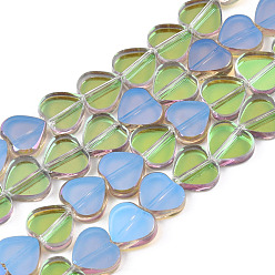 Verde Claro Transparentes cuentas de vidrio electroplate hebras, medio chapado, corazón, verde claro, 9.5x10.5x3 mm, agujero: 0.8 mm, sobre 60 unidades / cadena, 21.65 pulgada (55 cm)