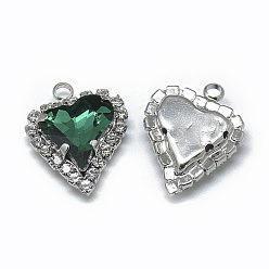 Esmeralda Colgantes de diamantes de imitación de cristal, con fornituras de latón de tono platino, corazón, esmeralda, 21x16.5x6 mm, agujero: 2 mm