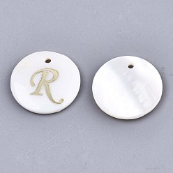 Letter R Pendentifs de coquillages d'eau douce naturelle, avec ornements en métal gravé en laiton doré, plat rond avec la lettre, letter.r, 15x2mm, Trou: 1.2mm