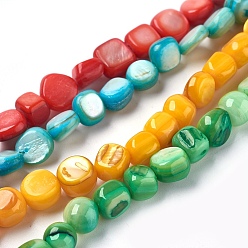 Couleur Mélangete Chapelets de perles en coquille eau douce , teint, nuggets, couleur mixte, 6~8x6~9x4~7mm, Trou: 0.5mm, Environ 49~56 pcs/chapelet, 15.2~15.5 pouce (38.5~39.5 cm)
