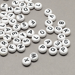 Letter Perles de lettres à trous horizontaux acryliques blanches et noires, plat rond avec des lettres aléatoires, lettre, 7x4mm, Trou: 1.3mm, environ3600 pcs / 500 g