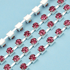 Rosa Cadenas de strass de latón plateado, cadenas de la taza del Rhinestone, soldada, con carrete, rosa, 3 mm, aproximadamente 32.81 pies (10 m) / rollo