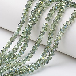 Verde Claro Electroplate transparentes cuentas de vidrio hebras, medio verde chapado, facetados, Rondana plana, verde claro, 6x5 mm, agujero: 1 mm, sobre 85~88 unidades / cadena, 16.1~16.5 pulgada (41~42 cm)