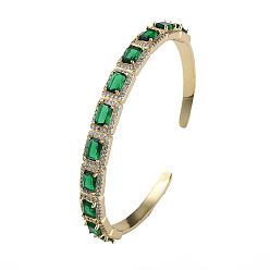 Vert Bracelet manchette ouvert rectangle zircone cubique, bijoux en laiton plaqué or véritable 18k pour femmes, verte, diamètre intérieur: 2-1/4 pouce (5.7 cm)