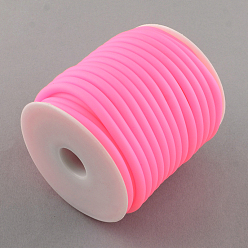 Pink Cordon de caoutchouc synthétique, creux, avec bobine en plastique blanc, rose, 5mm, Trou: 3mm, environ 10.93 yards (10m)/rouleau