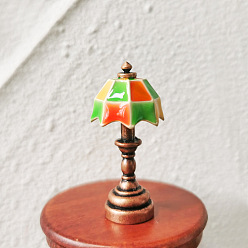 Coloré Modèle de mini lampe de table en alliage, accessoires de maison de poupée micro paysage, faire semblant de décorations d'accessoires, colorées, 18x43mm