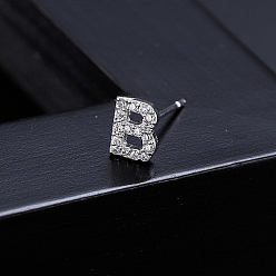 Letter B Boucles d'oreilles à tige en laiton platine avec micro pavé de zircones cubiques, Lettre initiale, lettre b, pas de taille