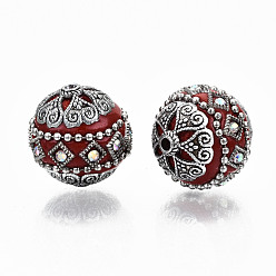 Rouge Foncé Perles Indonésiennes manuelles, avec des strass en cristal ab et des apprêts en laiton argenté antique, ronde, rouge foncé, 20~21x19~20mm, Trou: 1.8mm