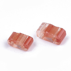 Rouge 2 trous perles de rocaille de verre, perles de rocaille rayées, couleurs transparentes, deux tons, rectangle, rouge, 4.5~5.5x2x2~2.5mm, Trou: 0.5~0.8mm