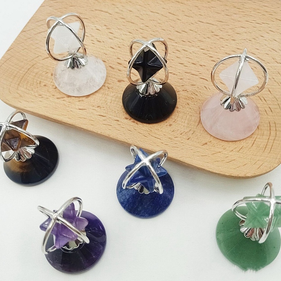 Las figuras de metal y piedras preciosas naturales con forma de estrella merkaba, para la decoración del escritorio del hogar