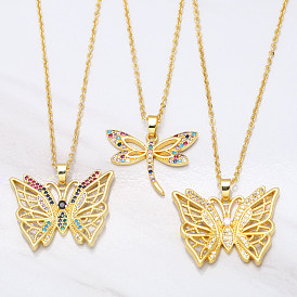 Collier papillon coloré avec pendentif libellule et pierres en zircon