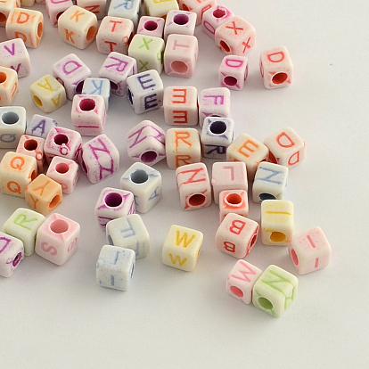 Perles acryliques à trou horizontal de style artisanal, cube initial, mélange de lettres, 6x6x6mm, Trou: 3.5mm, environ2500 pcs / 500 g