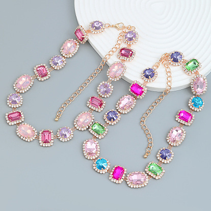 Exaggerated European and American necklace with geometric glass diamond banquet accessories.