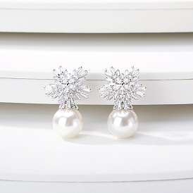 Exquisite Sterling Silver Snowflake Pearl Stud Earrings for Women - Elegant, Luxurious and Versatile Ear Jewelry with Personality
